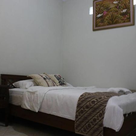 Renaya Griya Hotel Salakan Bagian luar foto