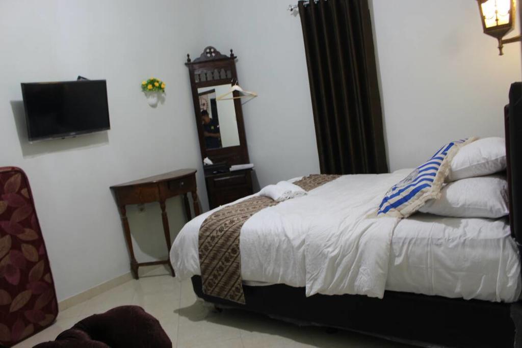Renaya Griya Hotel Salakan Bagian luar foto